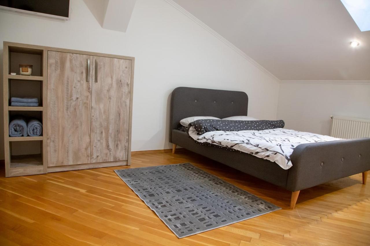 Apartment Kostyushka リヴィウ エクステリア 写真