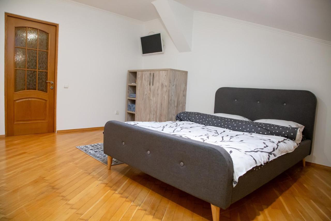 Apartment Kostyushka リヴィウ エクステリア 写真