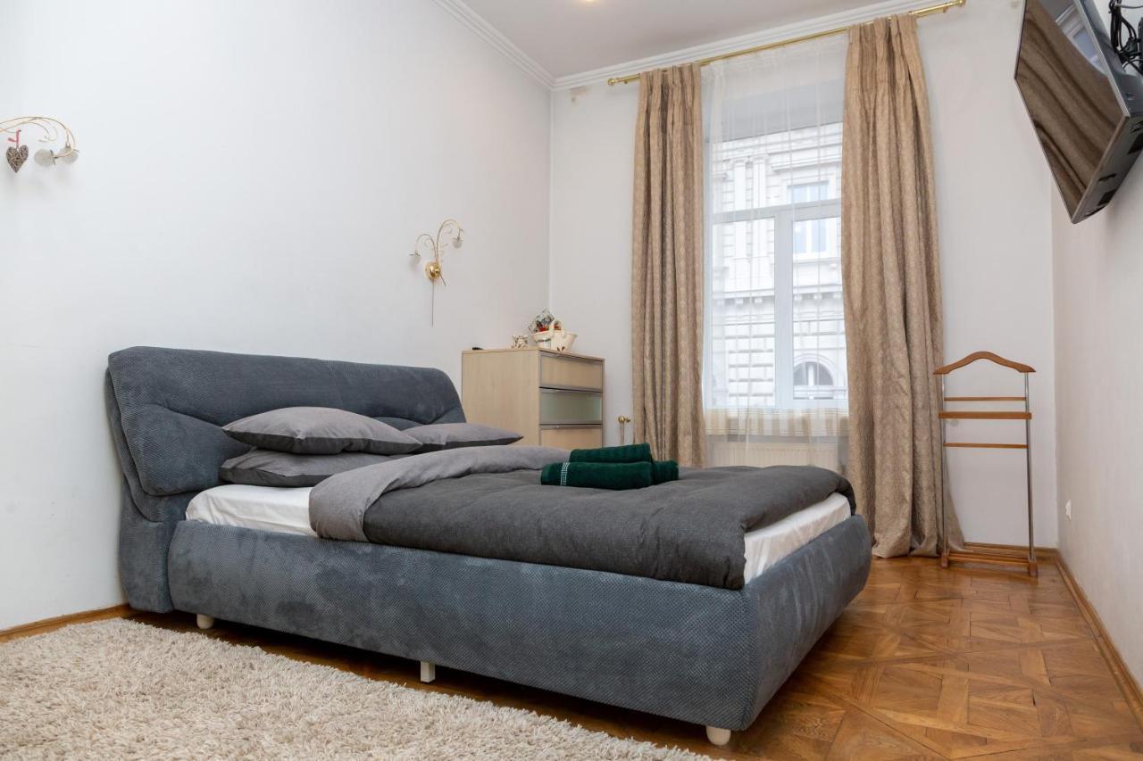 Apartment Kostyushka リヴィウ エクステリア 写真