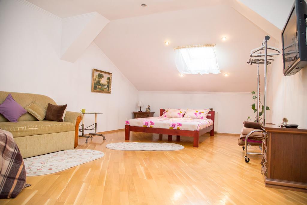 Apartment Kostyushka リヴィウ エクステリア 写真